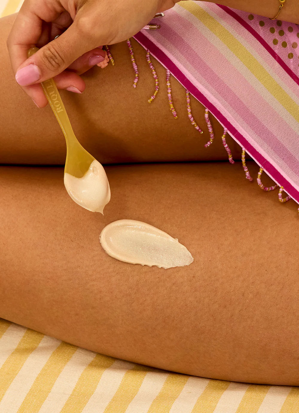 Limited Edition: Glitter Gradual Tan x LOAVIES