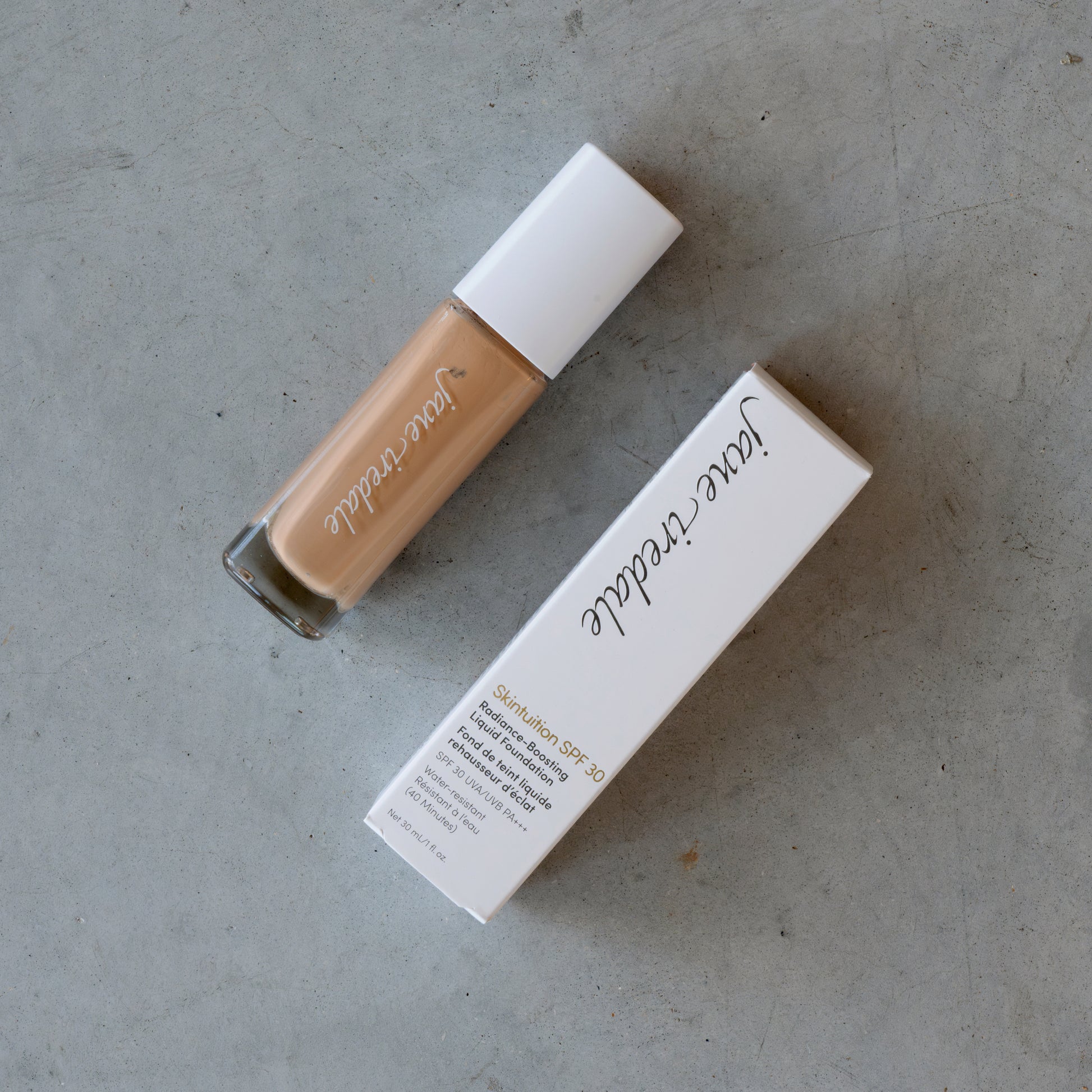 Skintuition SPF 30 Radiance-Boosting liquid foundation 30 - light medium warm peach